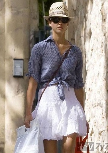 星味時(shí)尚感百搭，明星示范草編休閑帽