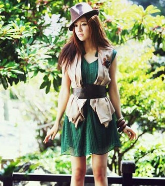 復(fù)古遮陽(yáng)帽新鮮搭，搭出古典小美人.