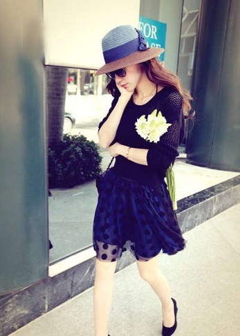 夏季來臨，戴上長(zhǎng)檐太陽帽來遮陽 