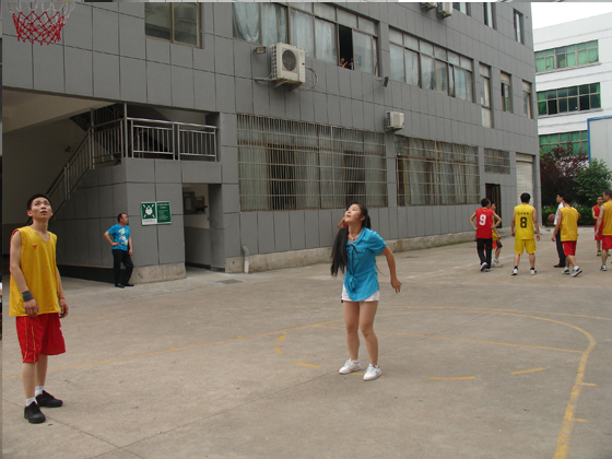 MVP得主賽前積極熱身，認(rèn)真?zhèn)鋺?zhàn) 