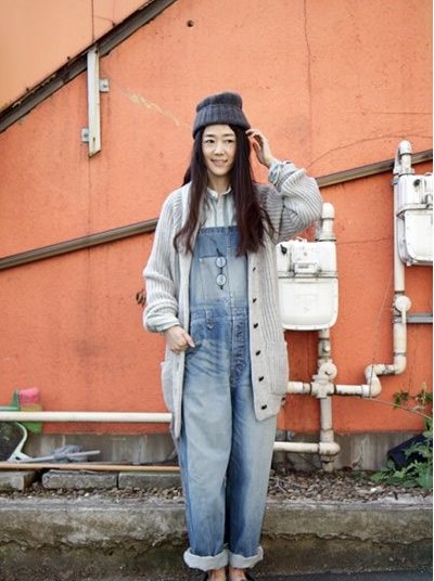 多色針織帽搭配針織衫，讓這個冬季保暖又時尚