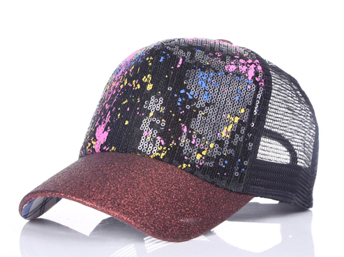 女生戴貨車帽，將可愛進行到底