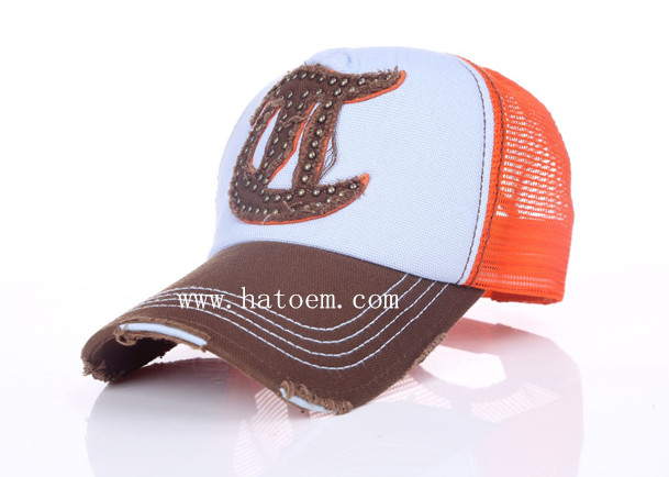 4月，忙碌的遮陽帽生產(chǎn)旺季