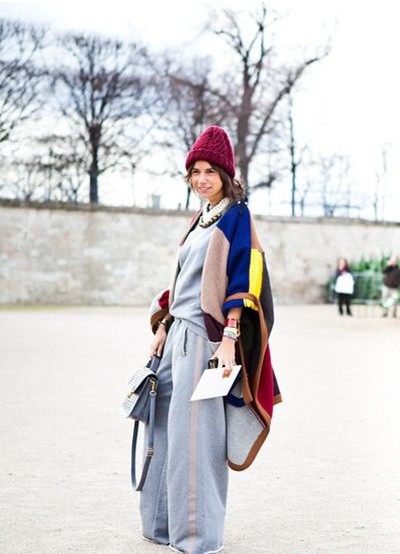 多色針織帽搭配針織衫，讓這個冬季保暖又時尚